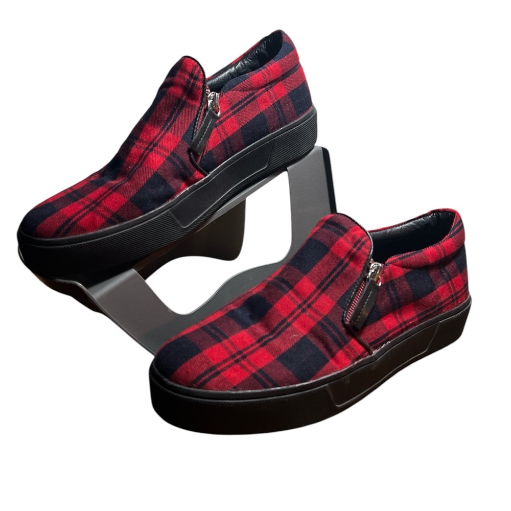 Volatile Tartan plaid wedge shoes size 8